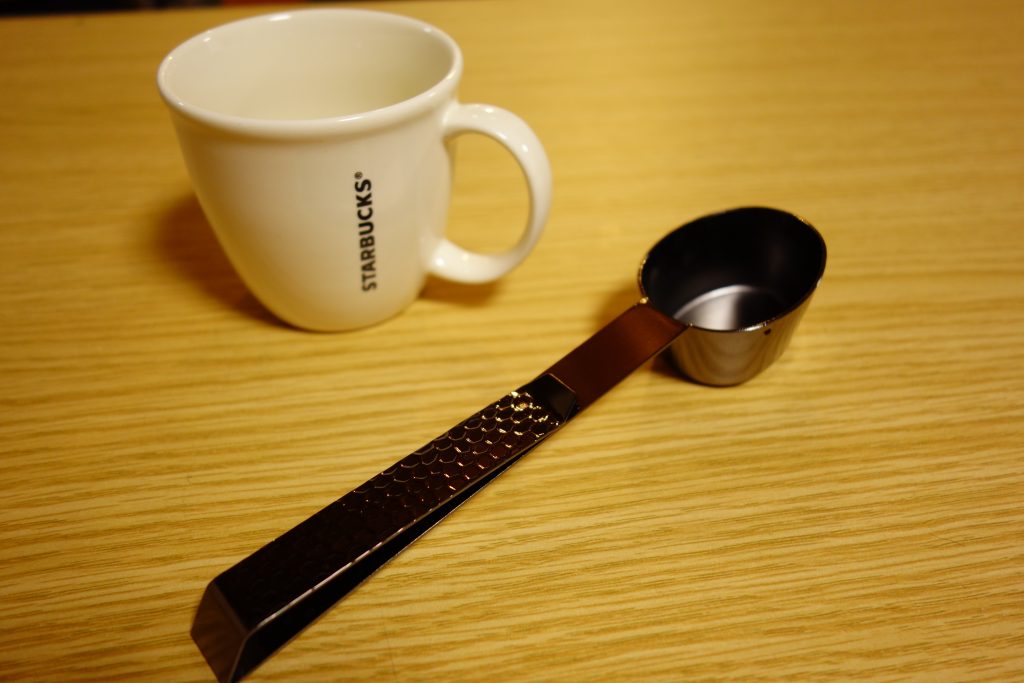 【特価】 ステンレス鋼のコーヒースクープクリップ コーヒーティーインスタントドリンク用のバッグクリップ付きコーヒー測定スクープロングハンドルコーヒースプーン